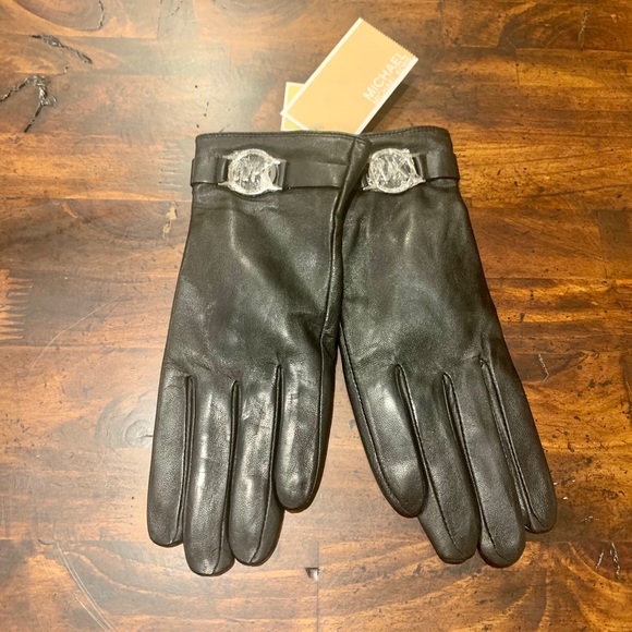 Michael Kors Accessories - NWT Michael Kors Ornament Leather Gloves in Black
